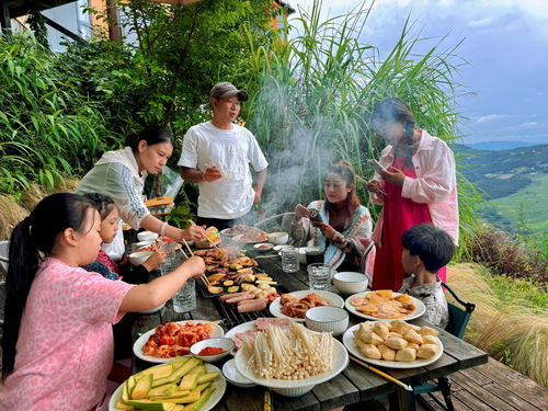 元陽 綠水青山間繪就詩和遠方，農(nóng)副產(chǎn)品銷售譜新篇